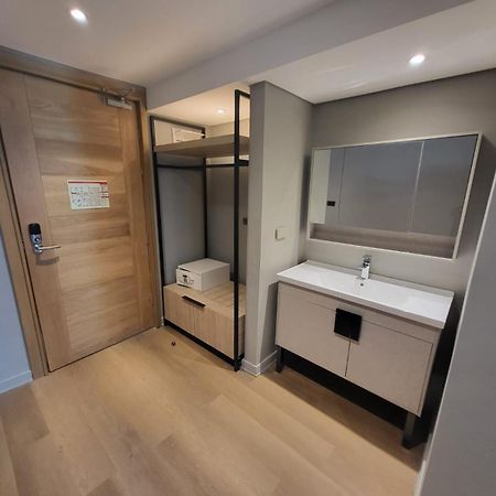 Infinity Tower Suites Makati City Exteriör bild