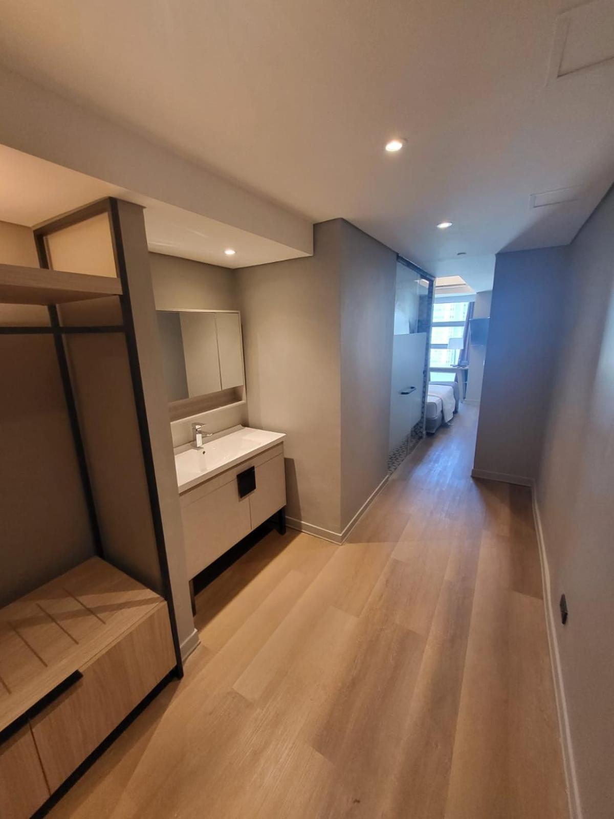 Infinity Tower Suites Makati City Exteriör bild