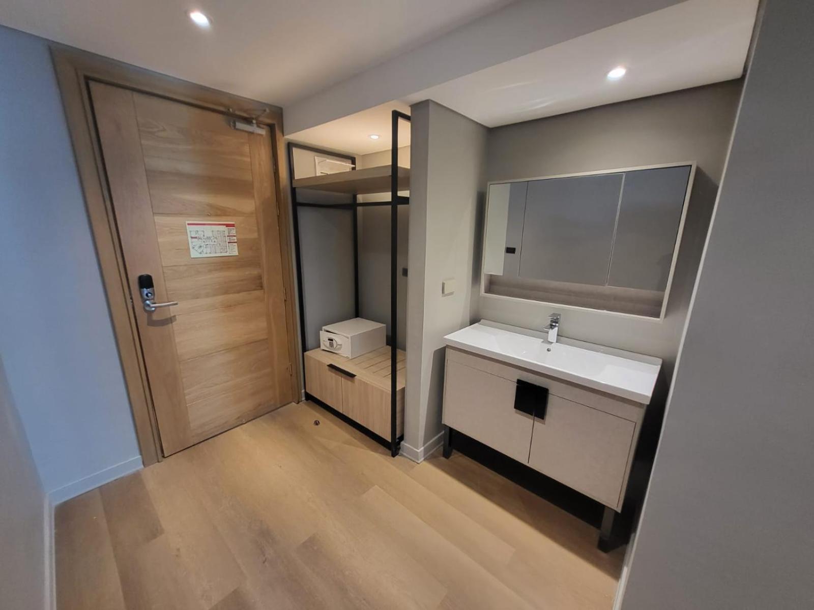 Infinity Tower Suites Makati City Exteriör bild