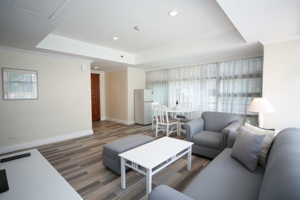 Infinity Tower Suites Makati City Exteriör bild