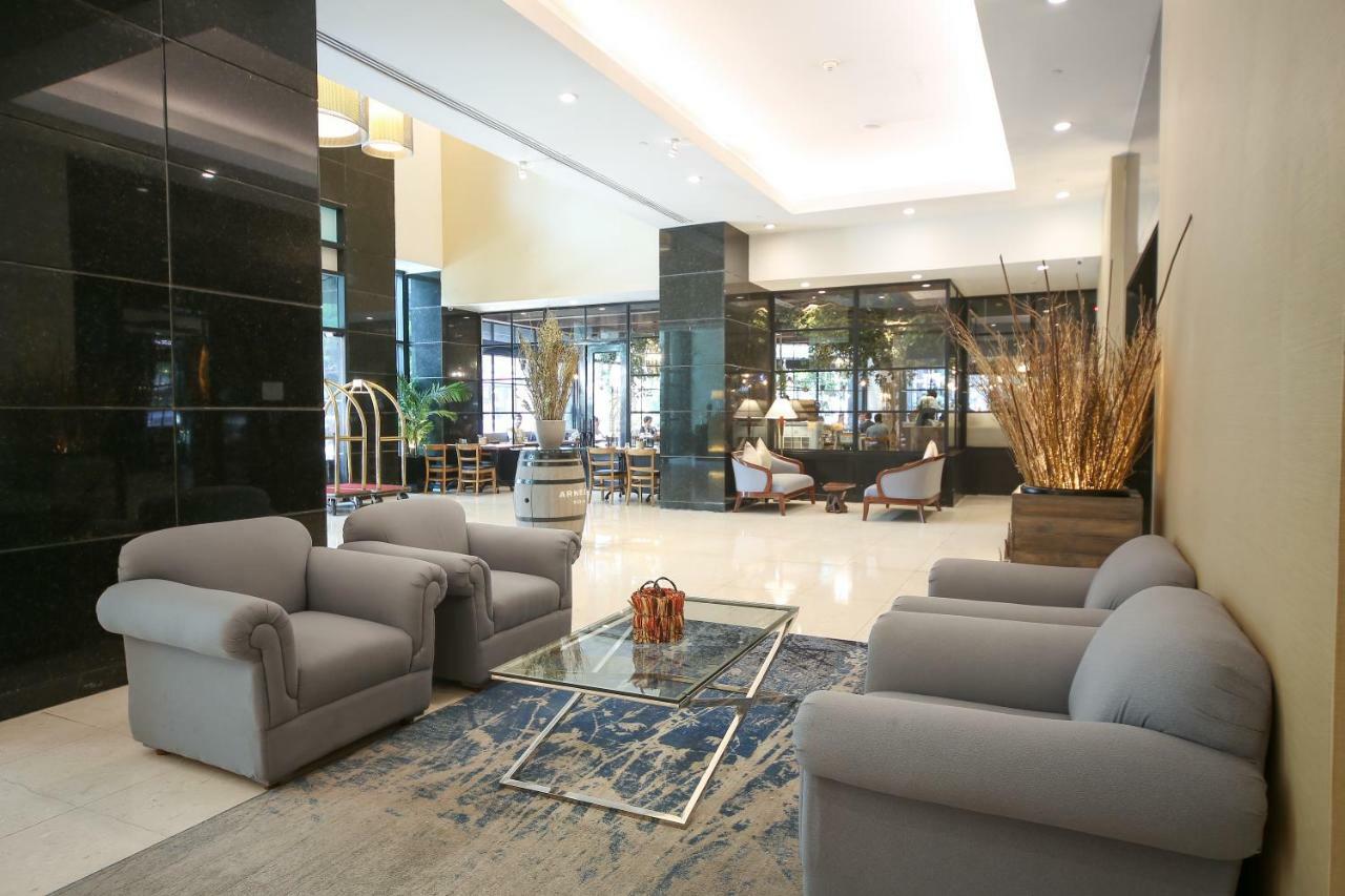 Infinity Tower Suites Makati City Exteriör bild