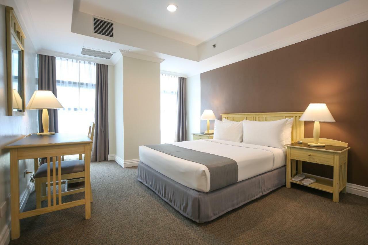 Infinity Tower Suites Makati City Exteriör bild