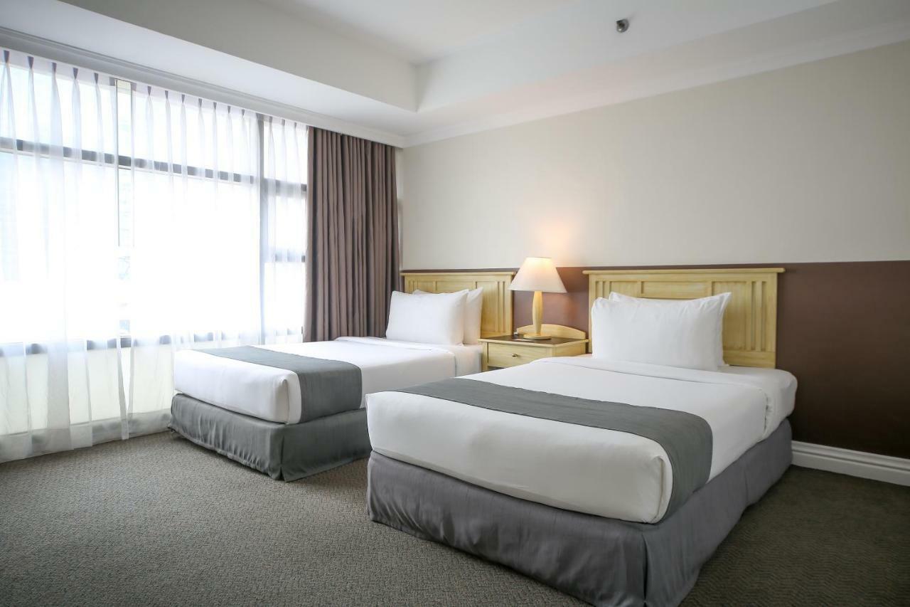 Infinity Tower Suites Makati City Exteriör bild